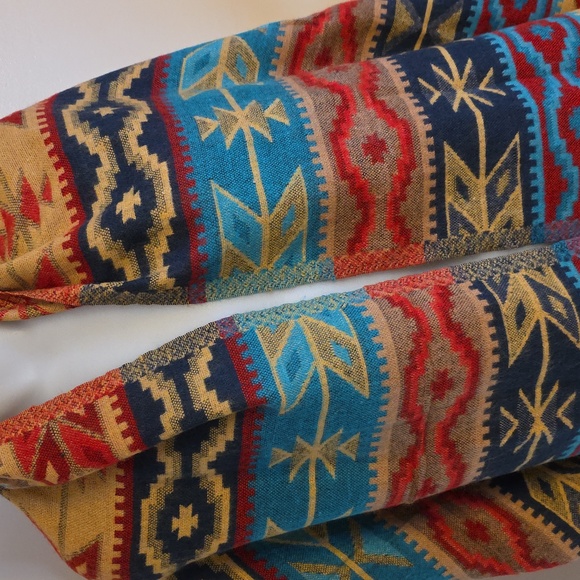 Aztec Patterned Shawl/Wrap - Picture 3 of 8